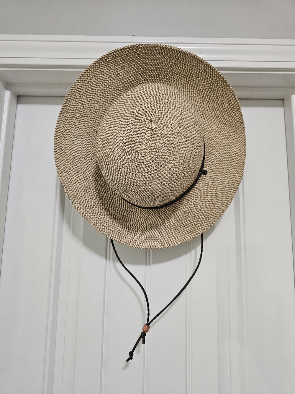 Women's Natural Straw Sun Hat with Chin Cord